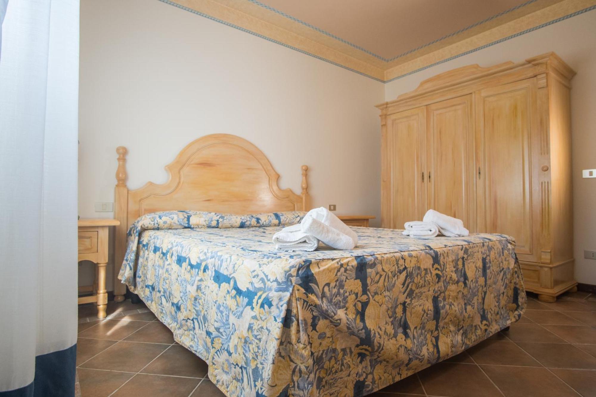 Aparthotel Il Giardino Degli Oleandri Liscia di Vacca Exteriér fotografie